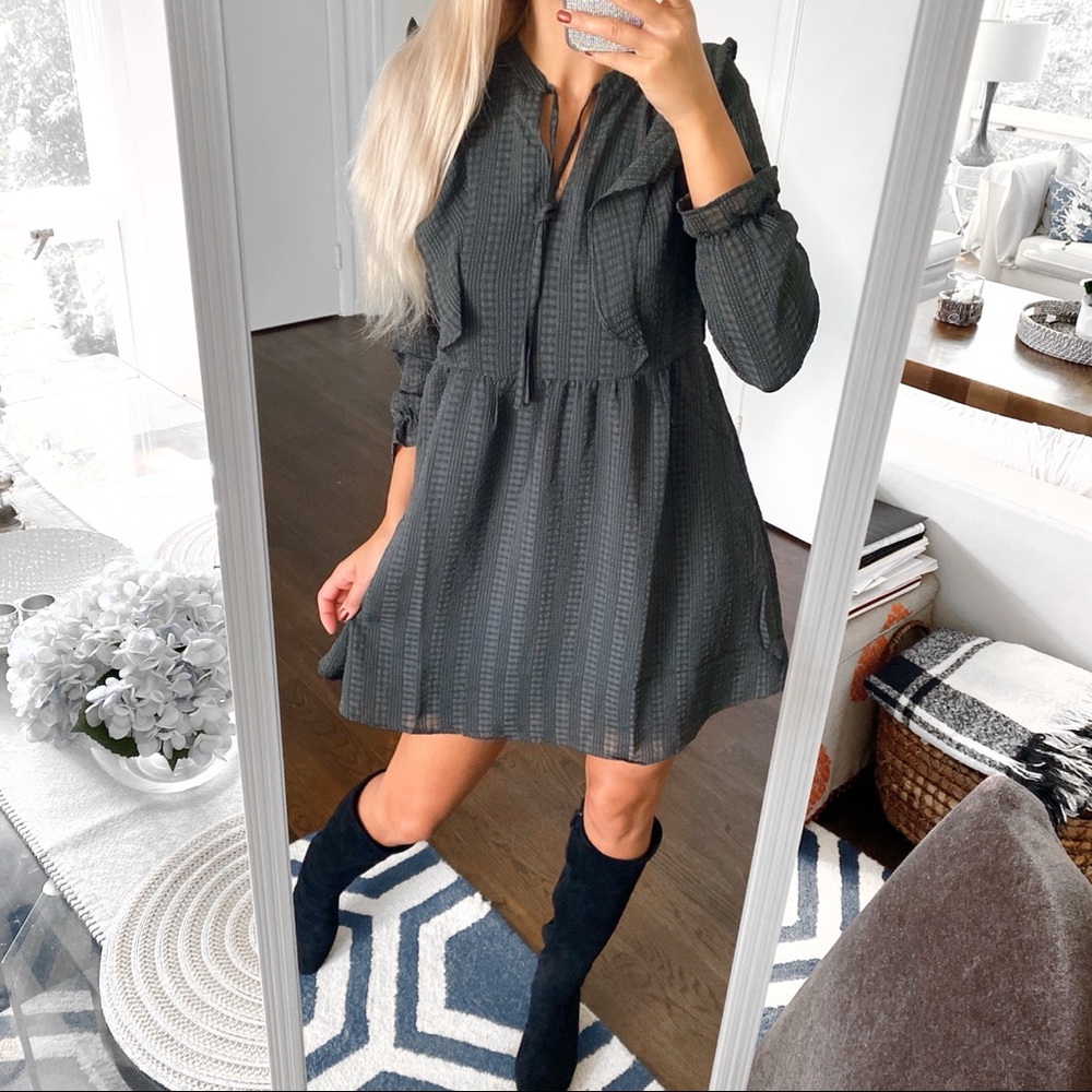 🌲 LOFT PETITE DARK GREEN RUFFLE SKATER DRESS! - Picture 7 of 14